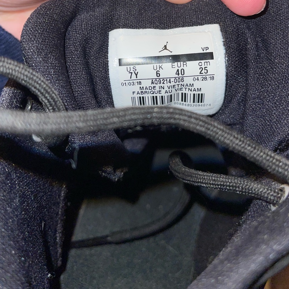 Jordan’s - Picture 2 of 5